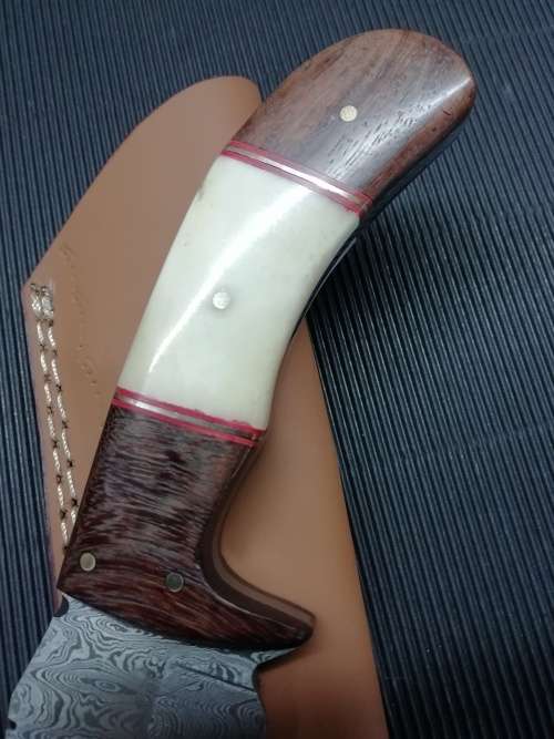 HANDMADE DAMASCUS STEEL HUNTING KNIFE !!!