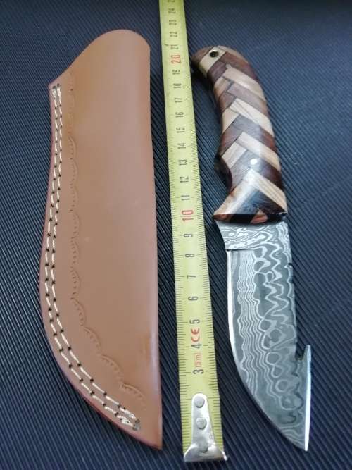 HANDMADE DAMASCUS STEEL HUNTING KNIFE !!!