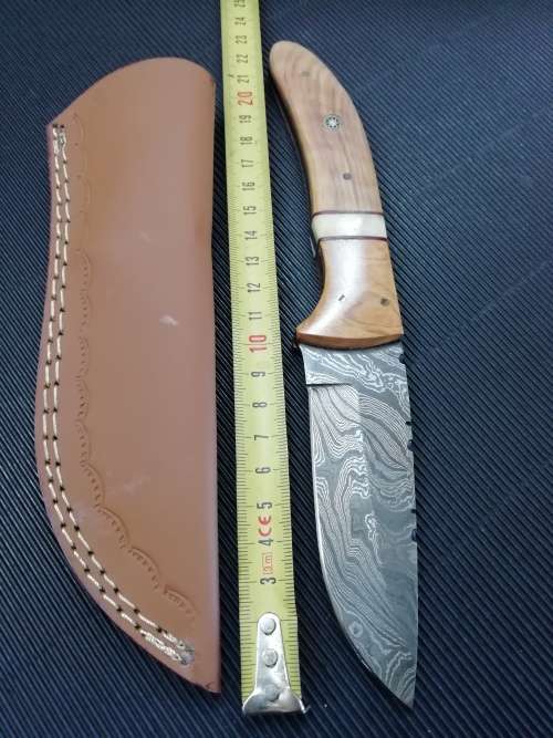 HANDMADE DAMASCUS STEEL HUNTING KNIFE !!!