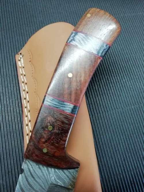 HANDMADE DAMASCUS STEEL HUNTING KNIFE !!!