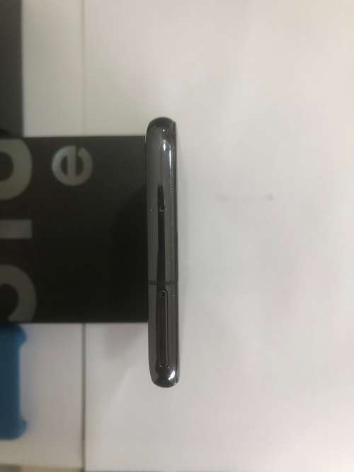 Samsung S10e. Black. Like new condition. 128 GB. Original charger and original box. 2 covers.
