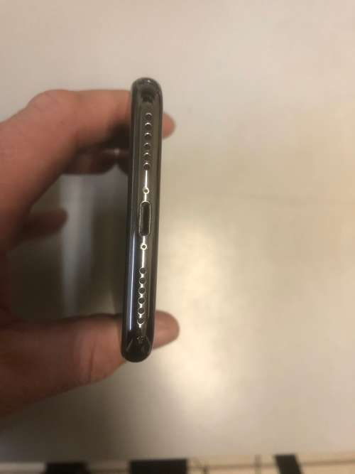 Iphone X Black. 64 GB. PLEASE READ. WATER DAMAGED.