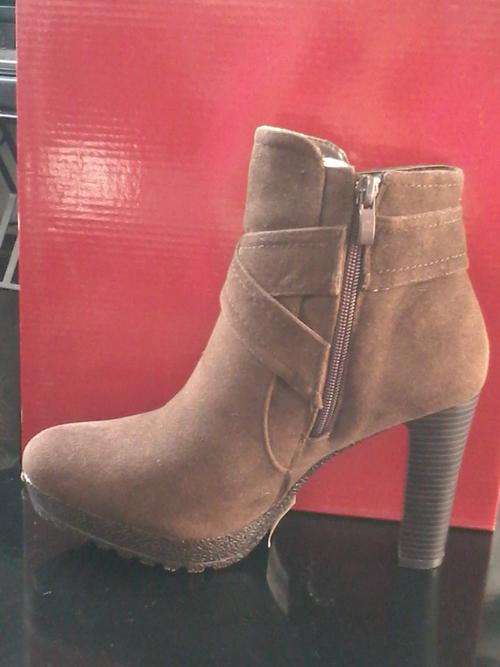 **STUNNING***TOMASSO TACCARDI***SUEDE BROWN ANKLE BOOT**** SIZE 3,4,5 *****