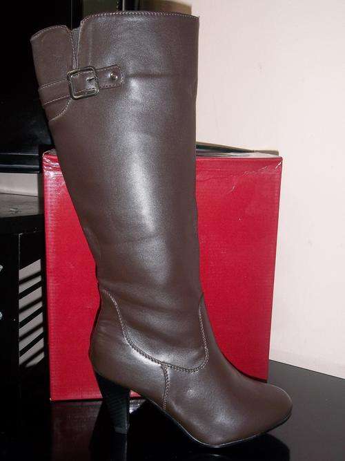 LAST PAIRS****STUNNING BROWN HIGH BOOT****SIZE 6,7*******
