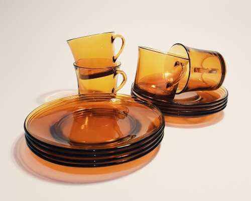 4 x Vintage amber Duralex coffee trios