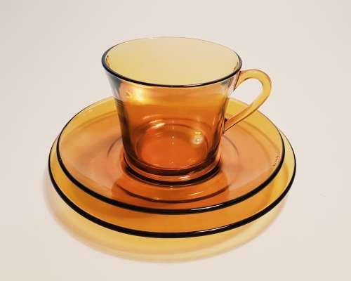 4 x Vintage amber Duralex coffee trios