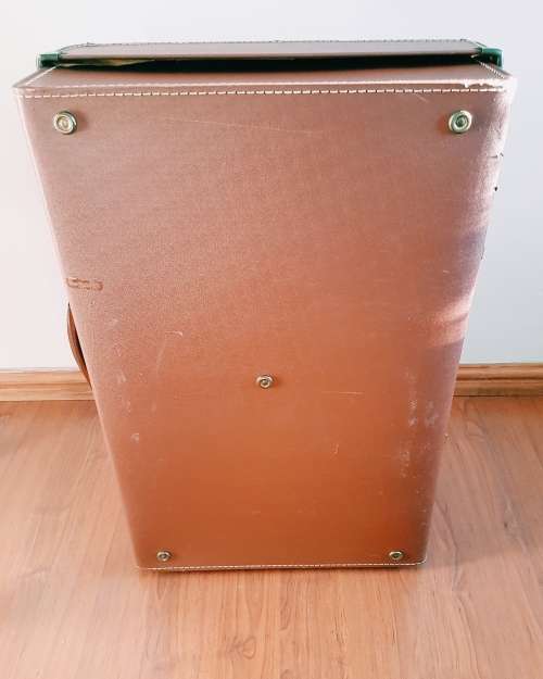 Vintage boxy suitcase with extendable hinges - FANTASTIC CONDITION