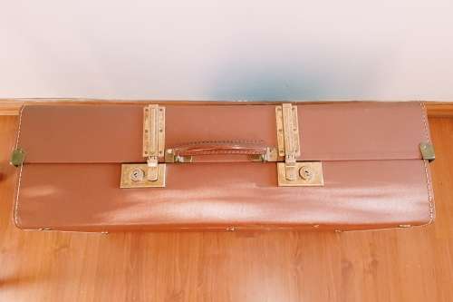Vintage boxy suitcase with extendable hinges - FANTASTIC CONDITION