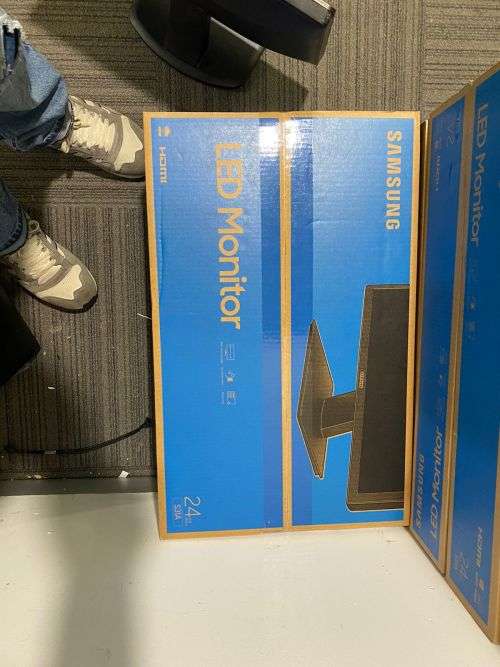 Brand New 24INCH Samsung Full HD Monitors with HDMI and VGA in box