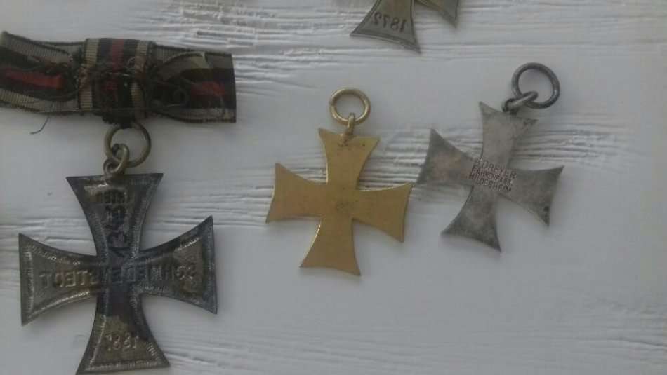 16 German Imperial iron crosses veterans badges for sale