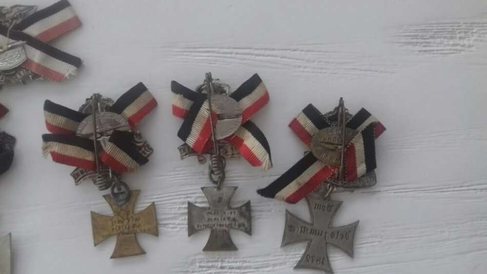 16 German Imperial iron crosses veterans badges for sale