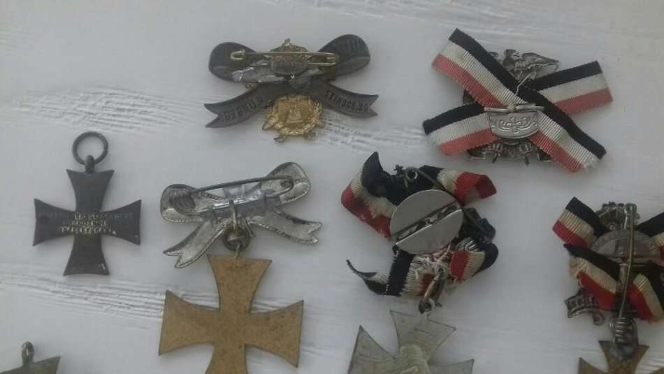 16 German Imperial iron crosses veterans badges for sale