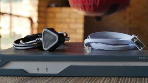 Cisco 1841 Router with console cable