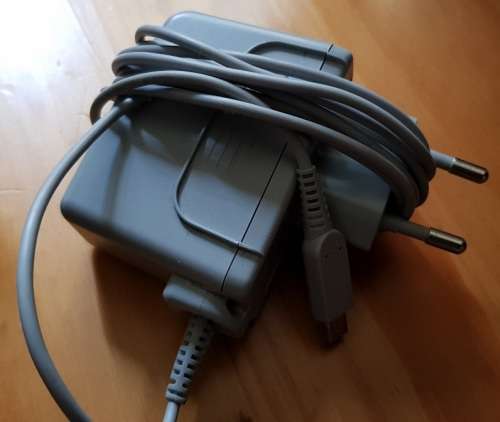 Nintendo 3DS XL (released in 2015) (aka *new* version)