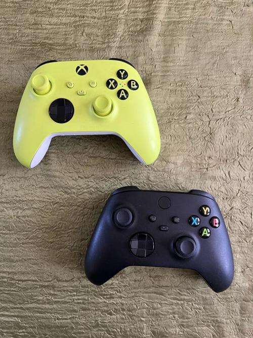 Xbox Series X wireless controllers sold for repair or parts