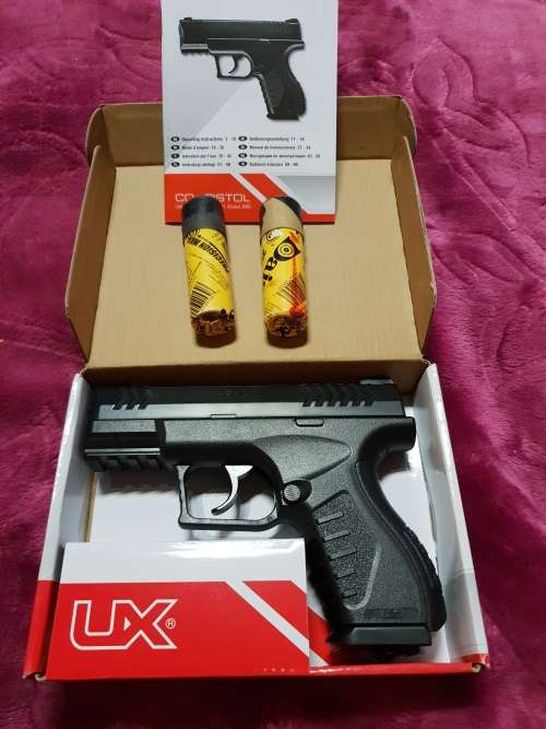 Semi automatic BB Air Pistol