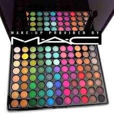 88 PIECE MAC EYESHADOW PALETTE