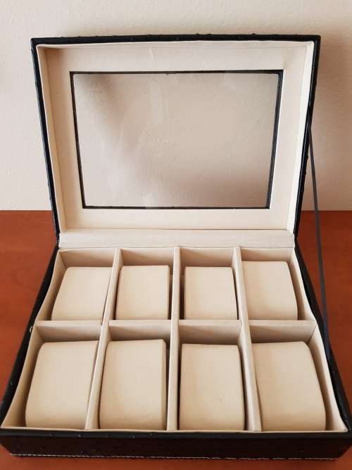 8 COMPARTMENT WATCH DISPLAY CASE