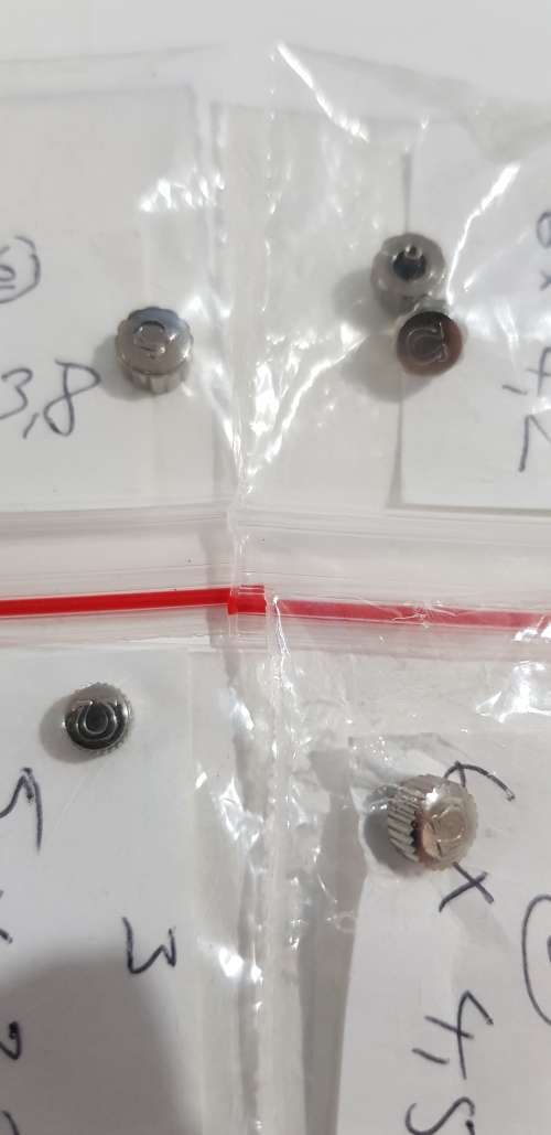 5 OMEGA CROWNS TO HIGHEST BIDDER