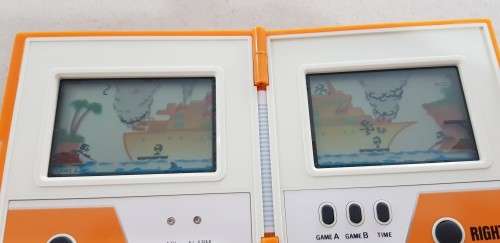 VINTAGE NINTENDO LIFEBOAT GAME AND WATCH TC-58