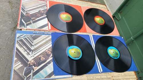 2x BEATLES ALBUMS TO HIGHEST BIDDER