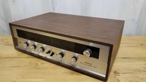 Sansui 210s Amplifier- Lovely Working Condition