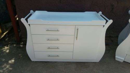 Sleigh Cot and Compactum  Sur 01