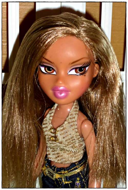 Walking bratz on sale