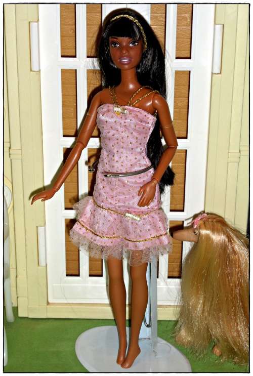 Fashionista Christie doll (Barbie's friend) made by Mattel