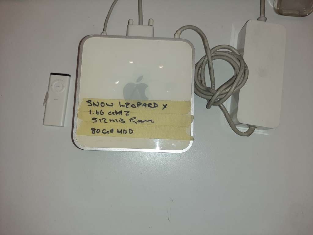 Apple Mac mini 1..6hz, 512mb Ram, 80gb HDD with power supply, and remote ( Snow Leopard )