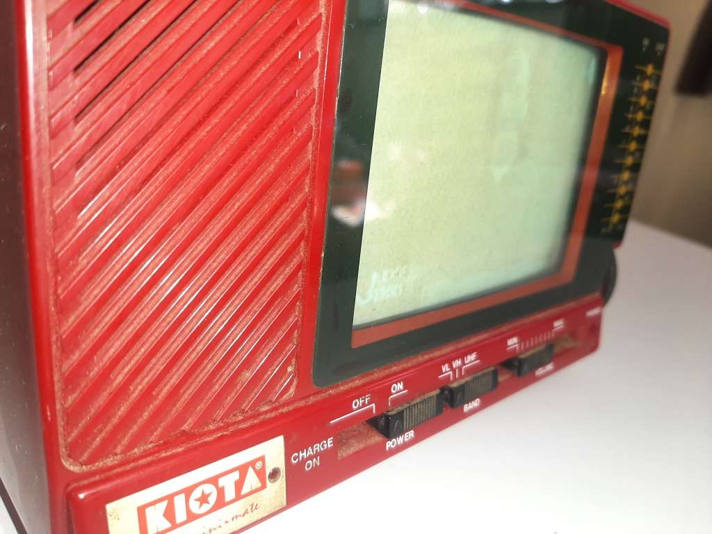12cm Vintage Kiota black and white portable tv