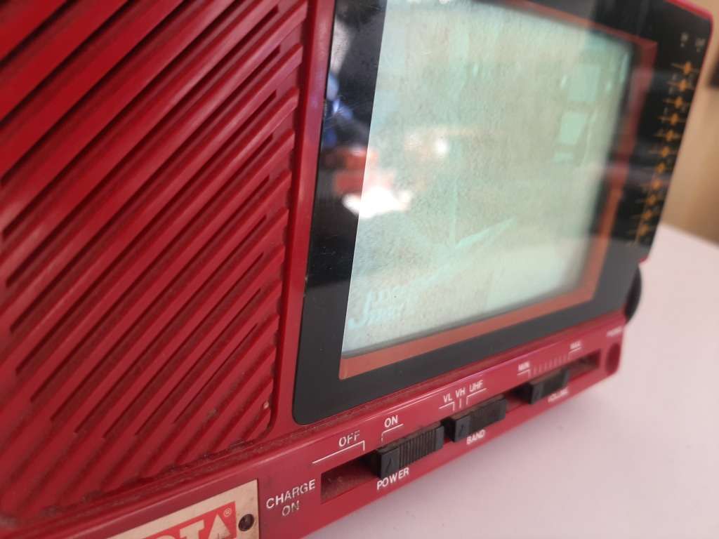 12cm Vintage Kiota black and white portable tv
