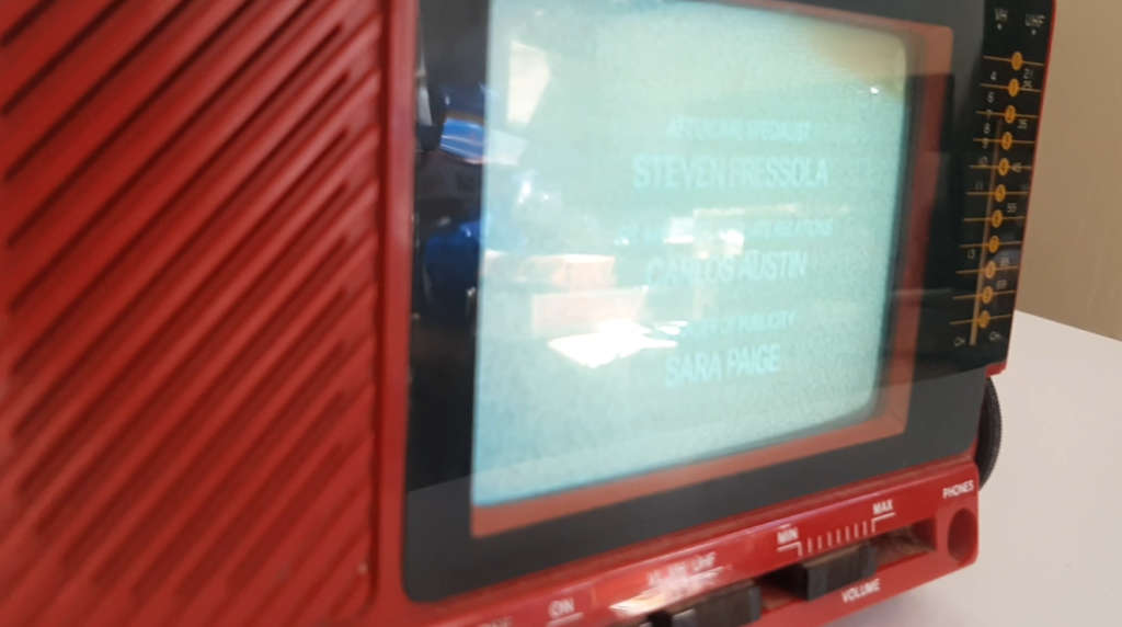 12cm Vintage Kiota black and white portable tv