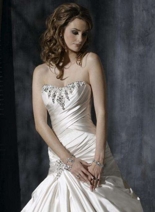 Brand New Custom Made Designer Wedding Dress!! FREE Gift!!