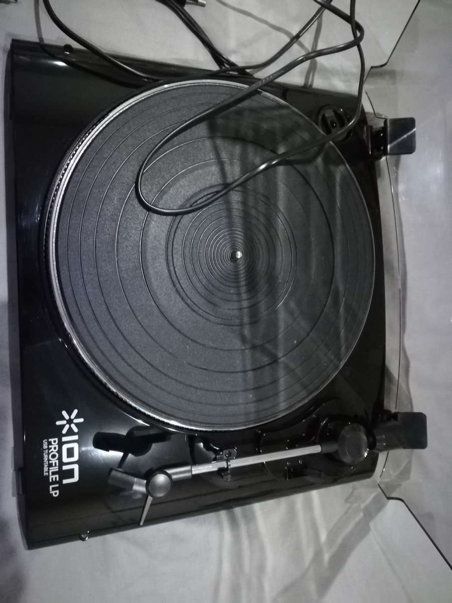 ION Profile LP  Vinyl conversion turntable  - LIKE NEW
