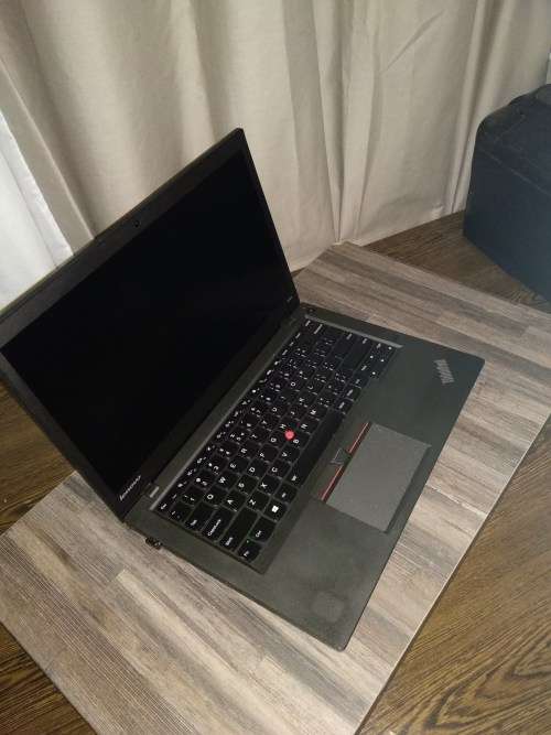 Lenovo T450s (i5 5300U, 128GB SSD, 4GB RAM)