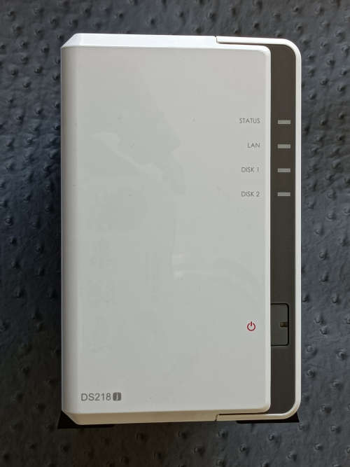 Synology DS218j DiskStation 2-Bay SATA III 6.0Gbps 1.3GHz Dual Core 512MB DDR3 NAS (Diskless)