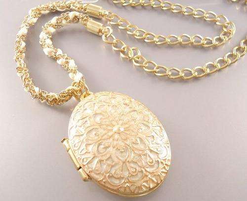 ***True Grace Accessories*** Gold Tone Exquisite Elliptic Phase Box (Can Put Photos)  Necklace Chain