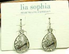 ***True Grace Accessories*** Oval Exquisite Dangle Earrings