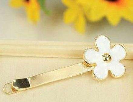 ***True Grace Accessories*** Beautiful Gold Tone Flower Hair Clip