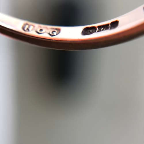 diamond and sapphire 9ct gold ring