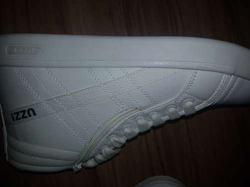 ORIGINAL UZZI Shoes - SA Size 10 - Colour : White - 5853367 - Brand New Boxed
