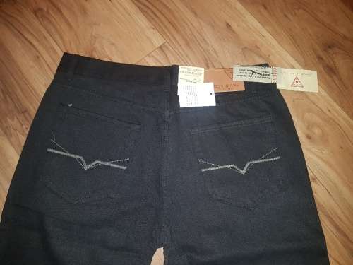 GUESS JEANS SIZE W40 - Brand New - Mens Jeans (Black)