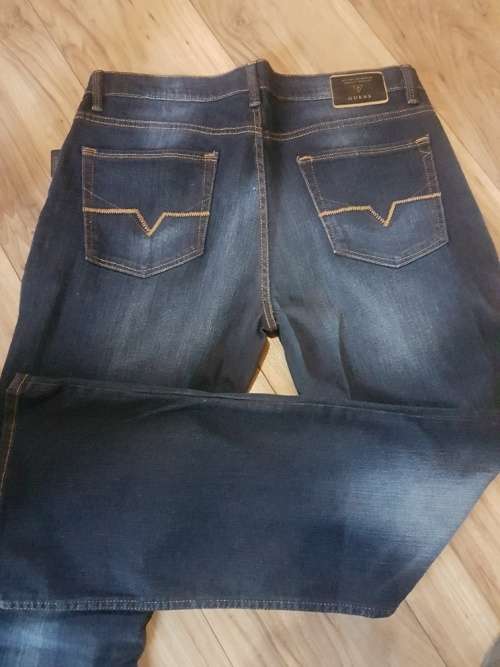 ORIGINAL GUESS JEANS SIZE W34L32 - Brand New (Slim Fit)