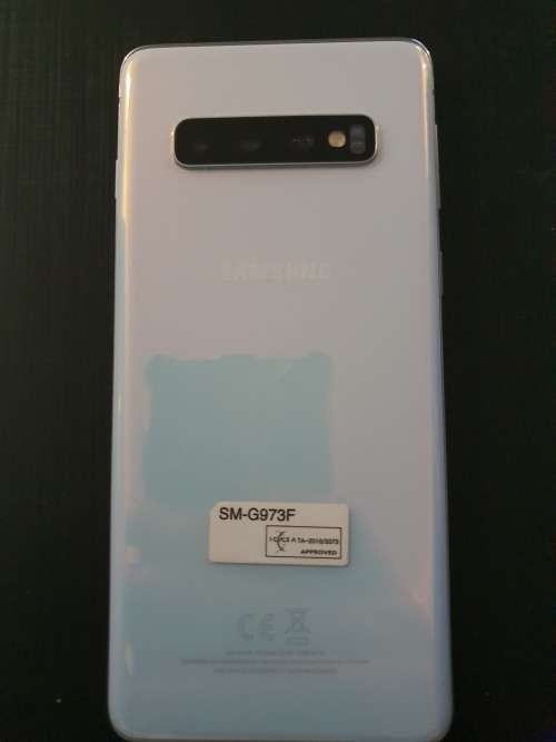 Samsung Galaxy S10 128GB - Mint Condition - with box and accessories