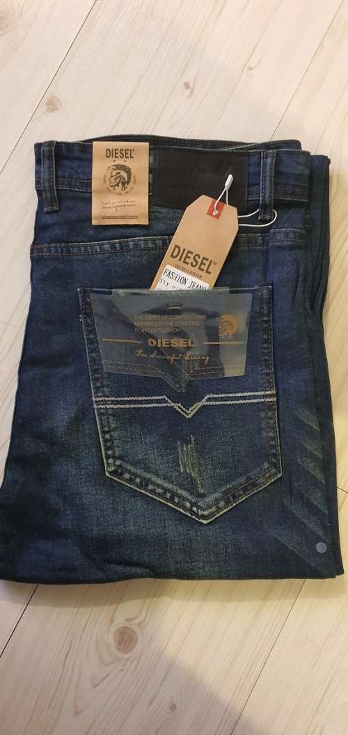 DIESL SKINNY JEANS - DS7008# - Mens Jeans - SIZE 34 - Brand New