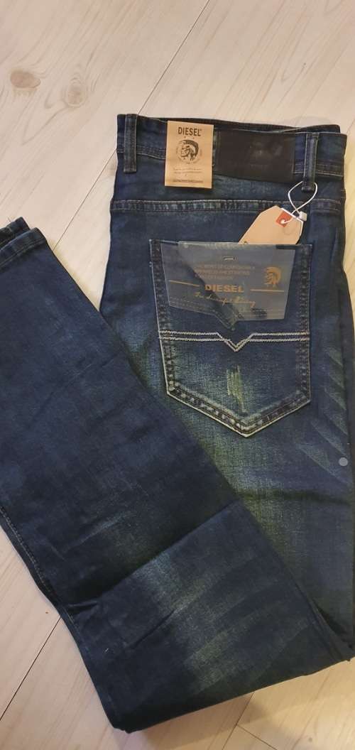 DIESL SKINNY JEANS - DS7008# - Mens Jeans - SIZE 34 - Brand New