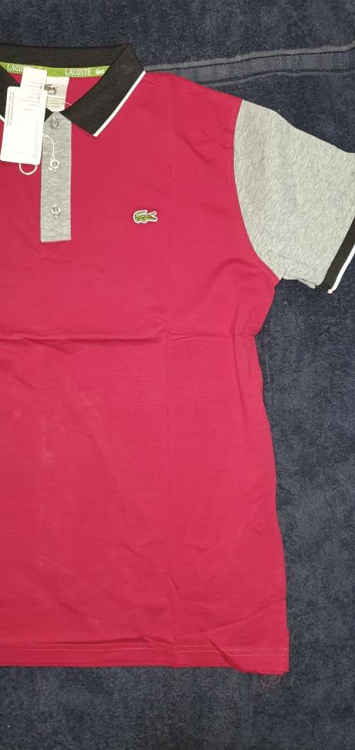 Lacoste Slim Fit - Medium - Brand new - with tags (Maroon)