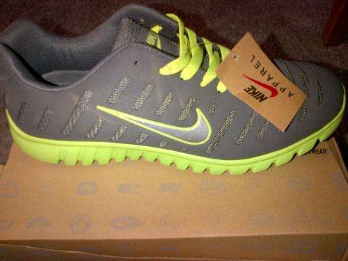 Mens Running Shoes UK 9.5 - Brand New