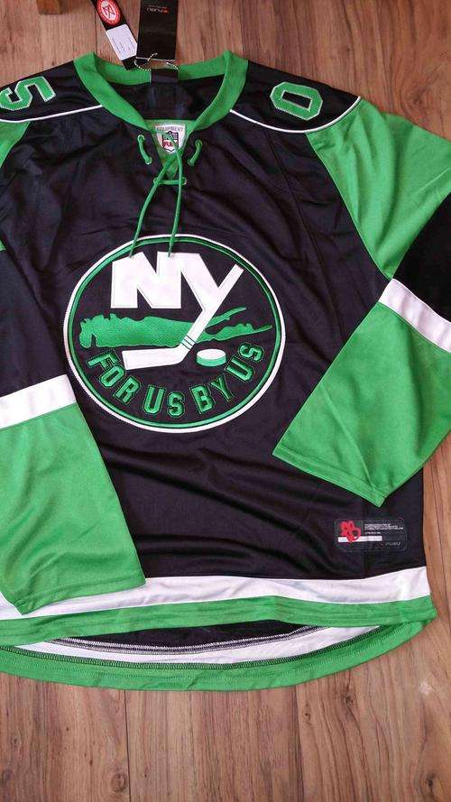 ORIGINAL - FUBU - ICE HOCKEY SHIRT Large - Brand New